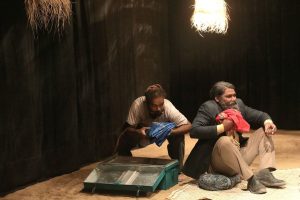 سری دوم گزارش تصویری نمایش "گداز" از شهرستان میناب | سی و هفتمین جشنواره تئاتر استان هرمزگان 24