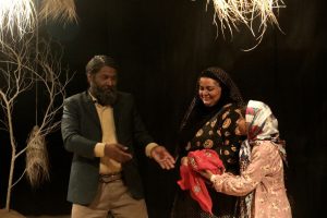 سری دوم گزارش تصویری نمایش "گداز" از شهرستان میناب | سی و هفتمین جشنواره تئاتر استان هرمزگان 15