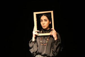 سری اول گزارش تصویری نمایش “زنی توی دایره” | سی و هفتمین جشنواره تئاتر استان هرمزگان 17