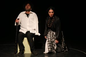 سری اول گزارش تصویری نمایش “زنی توی دایره” | سی و هفتمین جشنواره تئاتر استان هرمزگان 16